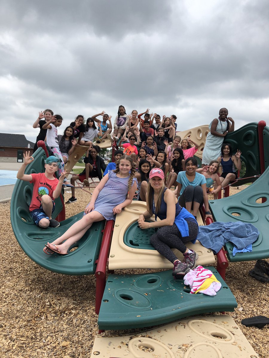 ret1974's tweet photo. Thanks for all you do @MasseyStreet_PS #SAMTEAM #schoolleaders Celebrating our year at #BatsmanPark @CityBrampton @regionofpeel https://t.co/MjTl3XSHN9