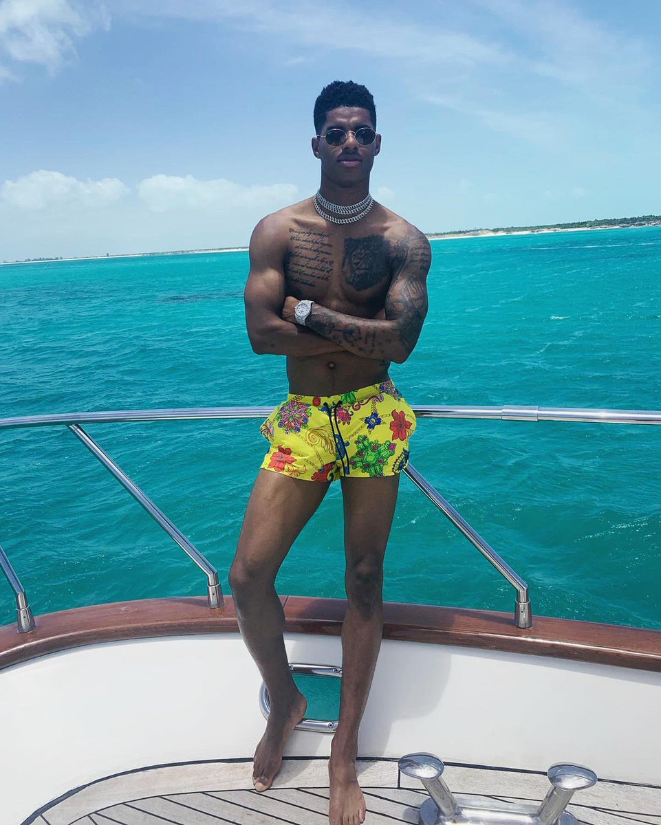 muhumuza23kev's tweet photo. Is the spokesperson for #bryanwhitefoundation I say I works and projects are going on well and about our #CEO his on a vacation after the fatigue of last year. For more follow our social media accounts. Thank #awakeningtheyouthfrompoverty https://t.co/UpfpeYFgHf