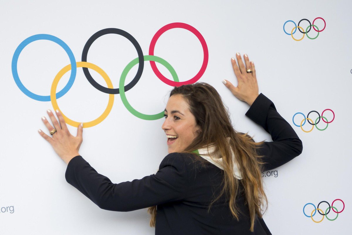 goggiasofia's tweet photo. Scriveteci MILANO CORTINA 2026 sotto quei cerchi!!! 

It is a beautiful day
A beautiful life 
A wonderful dream ❣️

CHE SOGNO!!!! https://t.co/8sLVHzJarF