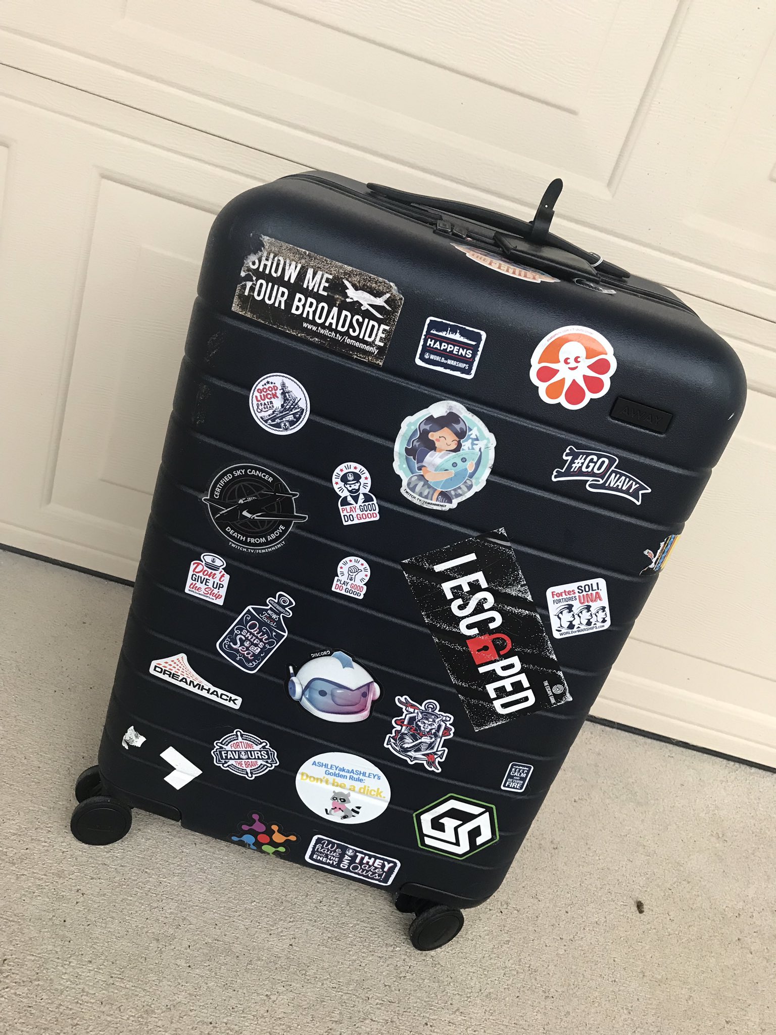 I really mean it when I say “I can literally customize anything.” ⁣✈️ ⁣  Like this @away luggage that I han…