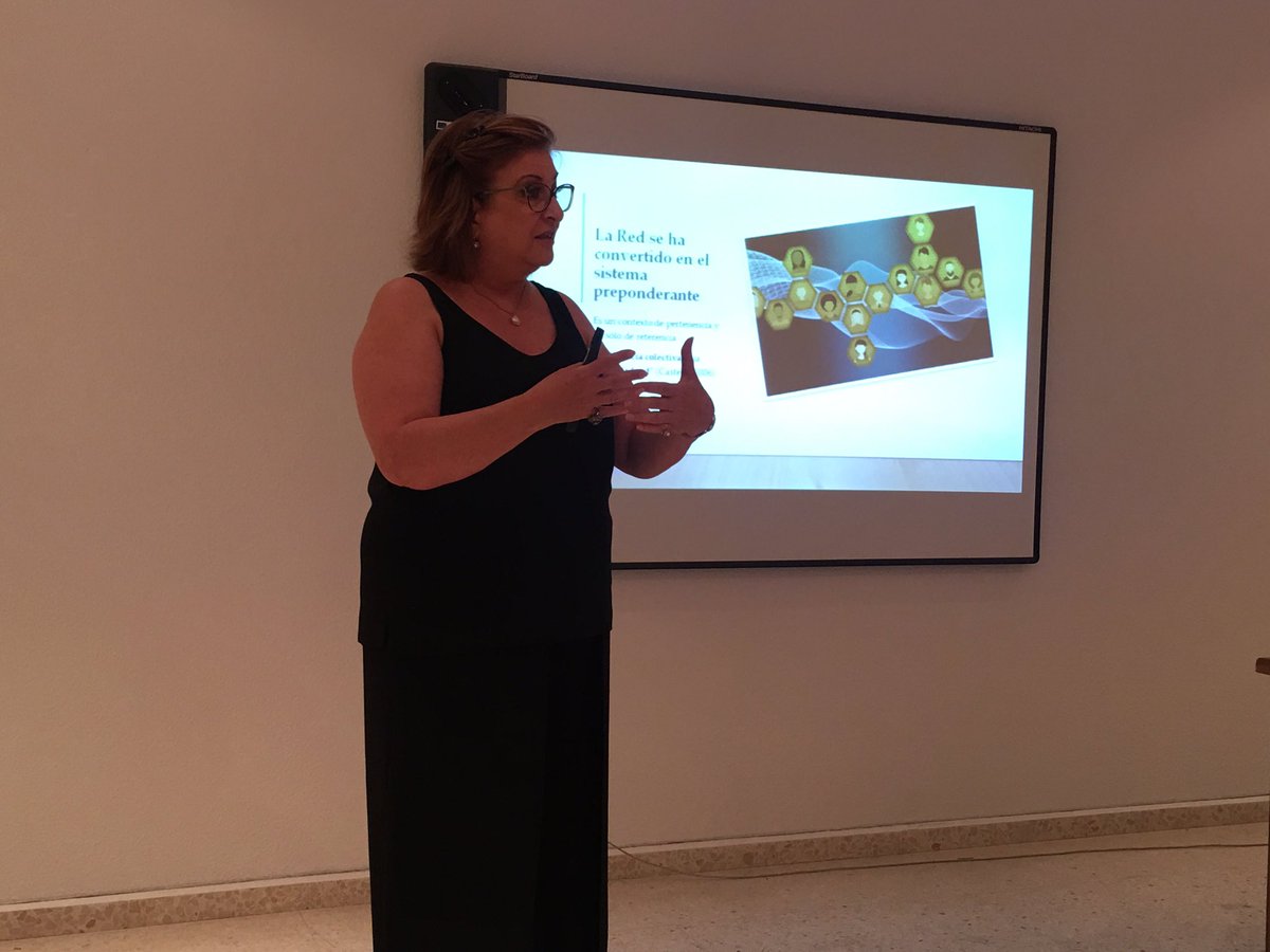 “La inteligencia colectiva es importante cuando no acalla la inteligencia individual” dixit <a href="/IsabelIniesta/">Dra. Isabel Iniesta 🇪🇸 🇺🇦</a> <a href="/TRICLab/">TRICLab</a> <a href="/GICIDUZ/">GICID</a> en #CVUNEDMerida <a href="/UNEDMerida/">UNED Mérida</a>