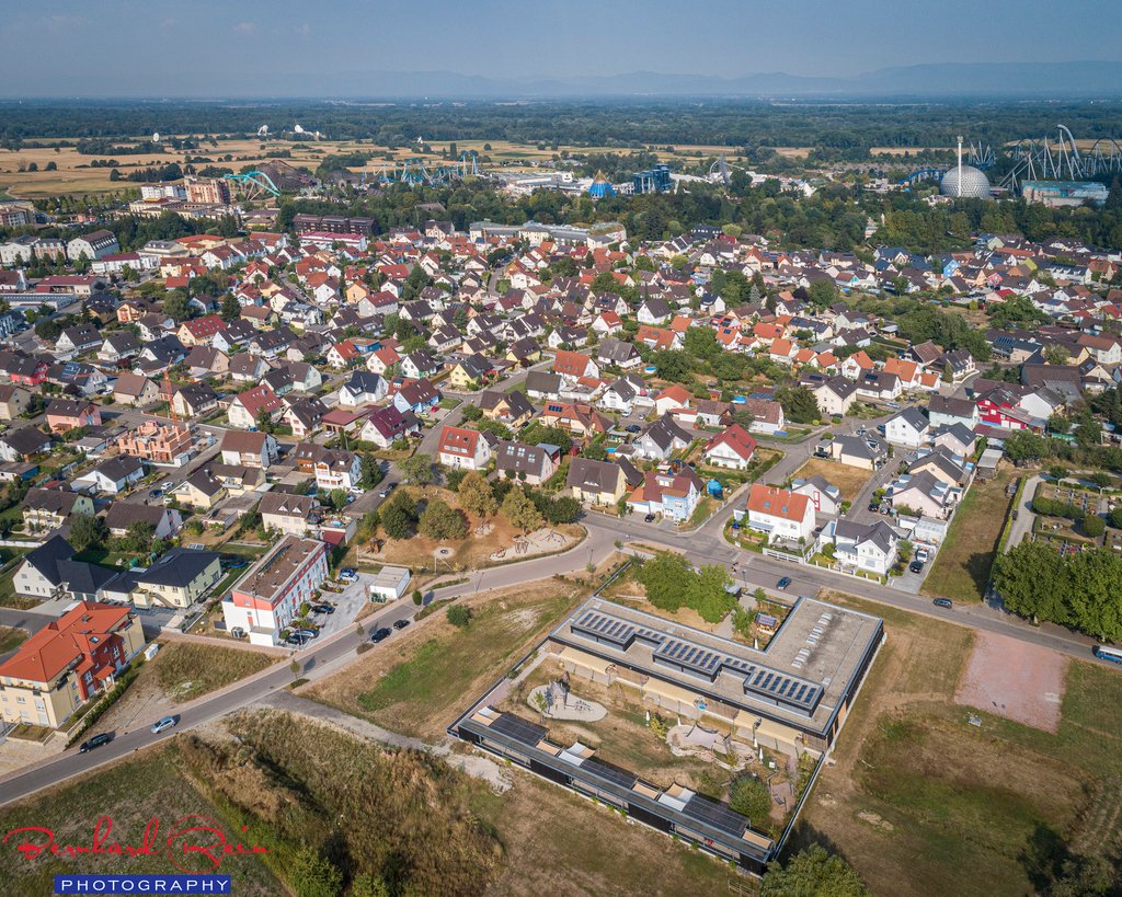 bernhardrein's tweet photo. Meine Heimat Rust von oben, bin heute über das Bild gestolpert 🤓
#bernhard_rein #drohne #drohnengeek #drohnenfotografie #drohnenflug #drohnenbilder #drohnenfoto #drohnenpics #dronepics #dji #germandrones #phantompro4 https://t.co/KnhHbdPY4M