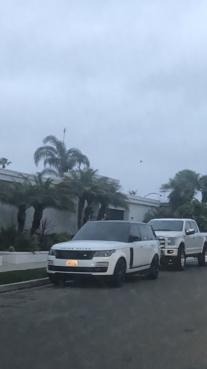 Tawny_Kitaen's tweet photo. When you go to drop pastries off for your ex-husband & you find a hooker at his house. Seriously, she truly is a hooker. I’m not even joking. Her CA license plate says “MTGERL” it should read “GIGYUP” #paidwell https://t.co/X3t6Bjxvsx