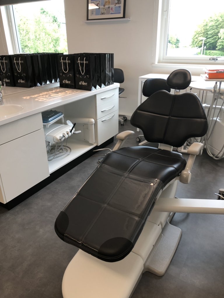 Launch of the new A-dec Bracknell Showroom - great facility to help our customers make the right choice - to arrange a visit call Sue on 07803 939415 #Allnew500 #designedforyou #stylish #quality #Adec4you 🖤 @AdecUK