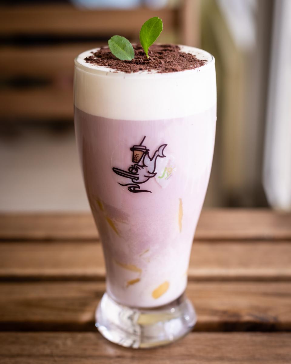 joychooseBT's tweet photo. Desserts so good, you'll write a novel about them. https://t.co/8ejxwkBQcp https://t.co/2AfCf8C2eA
