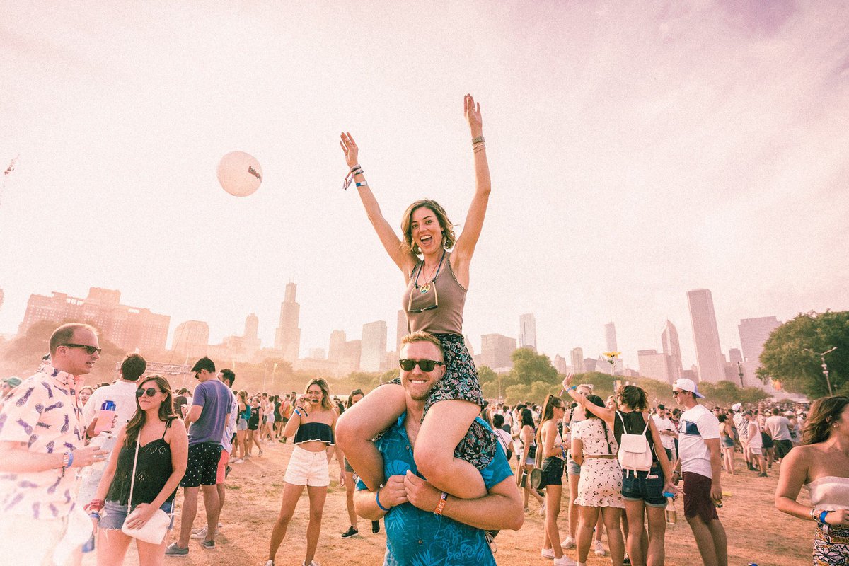 jayde_mikenzie's tweet photo. Before and after for the Lolla Palooza Adobe contest. Not my photo, but it is my edit using only Lightroom mobile! Please retweet to help give me the opportunity of a lifetime 🥰 #adobexlolla #contest #adobe https://t.co/eFloKd8jDp