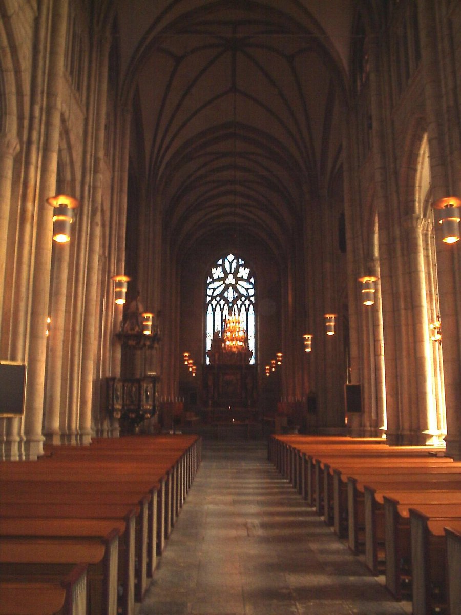 GothicArchitect's tweet photo. Skara Cathedral is a 13th Century Gothic Cathedral located in Skara, Sweden. The Cathedral is 65 Metres (213 feet)long with spires reaching 63 metres (207 feet) in height. 

It was built atop an older church from the 10 century, the remains of which can be found as a crypt. https://t.co/X7CmlhL7Sg