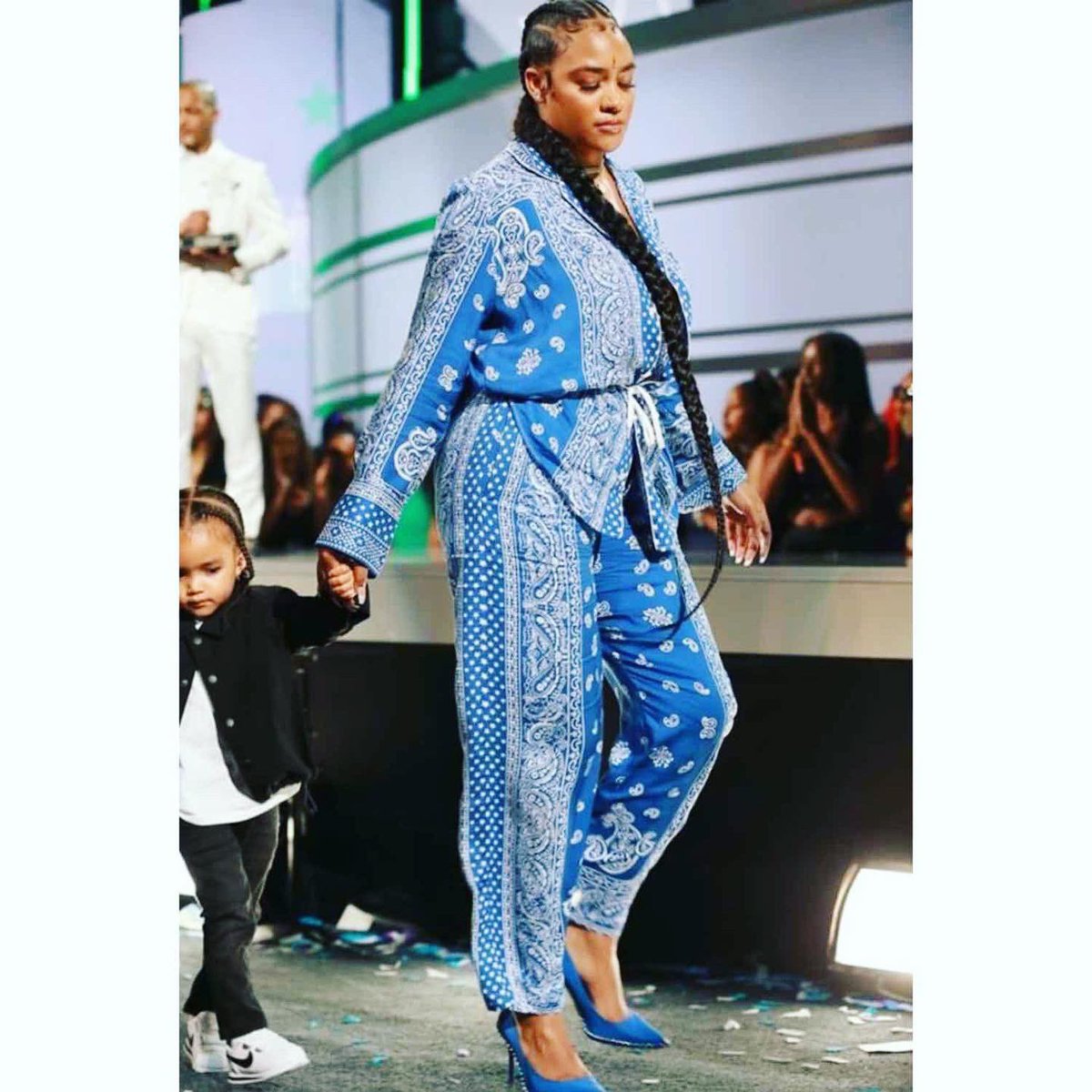 Babyyhairz's tweet photo. Every reason to fail but we was making it work. 
We was walking on water, u could say it was church. https://t.co/RE7STb1Qp8