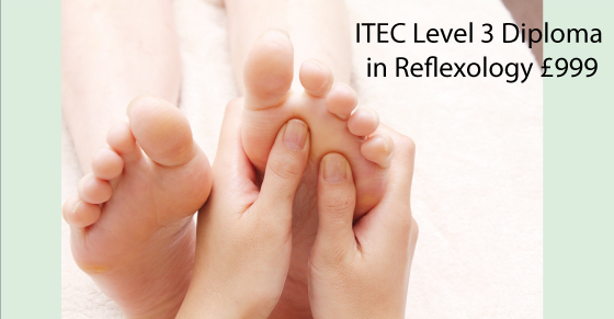 под пальцами