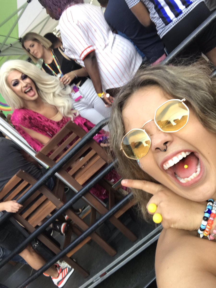 GodfreyyH's tweet photo. @Bhytes1  #torontopride2019  thanks for eating that brownie for me sis 😂👏🏼👏🏼👏🏼  #rupaulsdragrace https://t.co/7zUvq2drQH