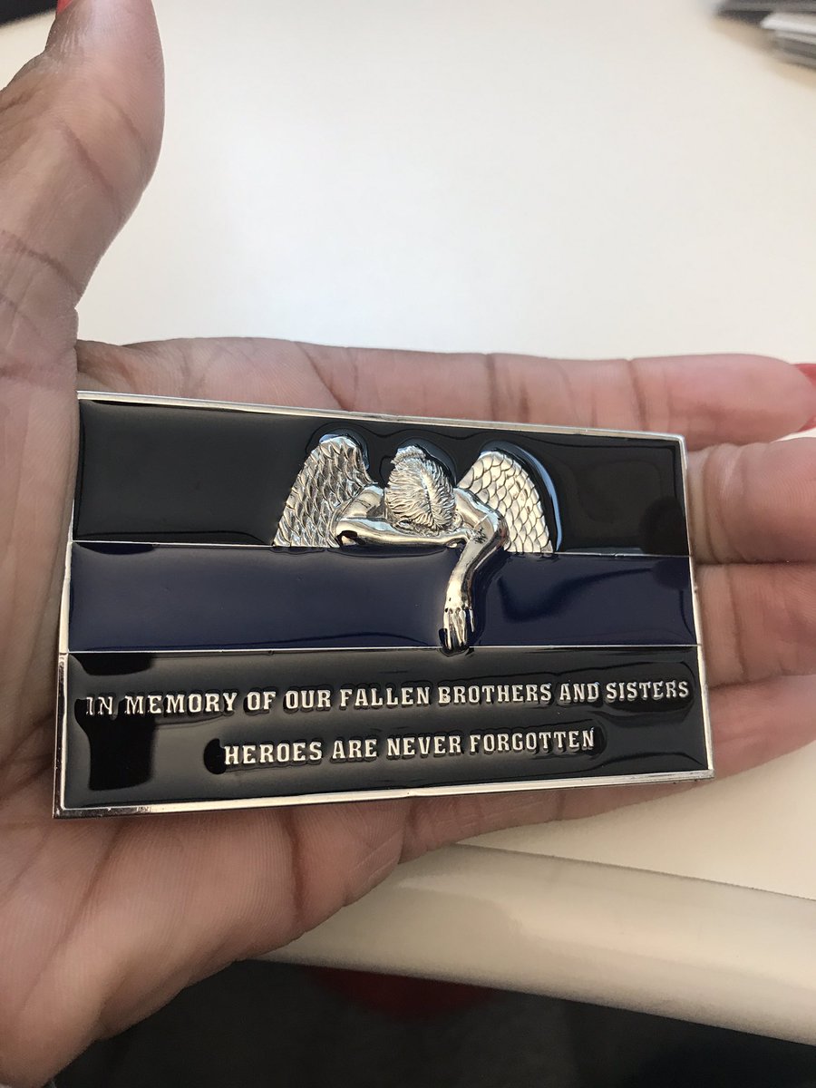 csmitty2u's tweet photo. 🚨 NEW CHALLENGE COIN GIVEAWAY 🚨 

I know y’all aren’t new to this! 😉 Trying to hit 3k followers! 
Follow ✅ @cdsmithdpd @DPDRecruiting 
RT ✅ 

When I hit 3k..Winner will snag this 😎 coin! LETS GO!!! 
#LiveNationFans #LIVENATION 
#BlueFamily #BackTheBlue #ThinBlueStripe https://t.co/1dQ3DUljVJ