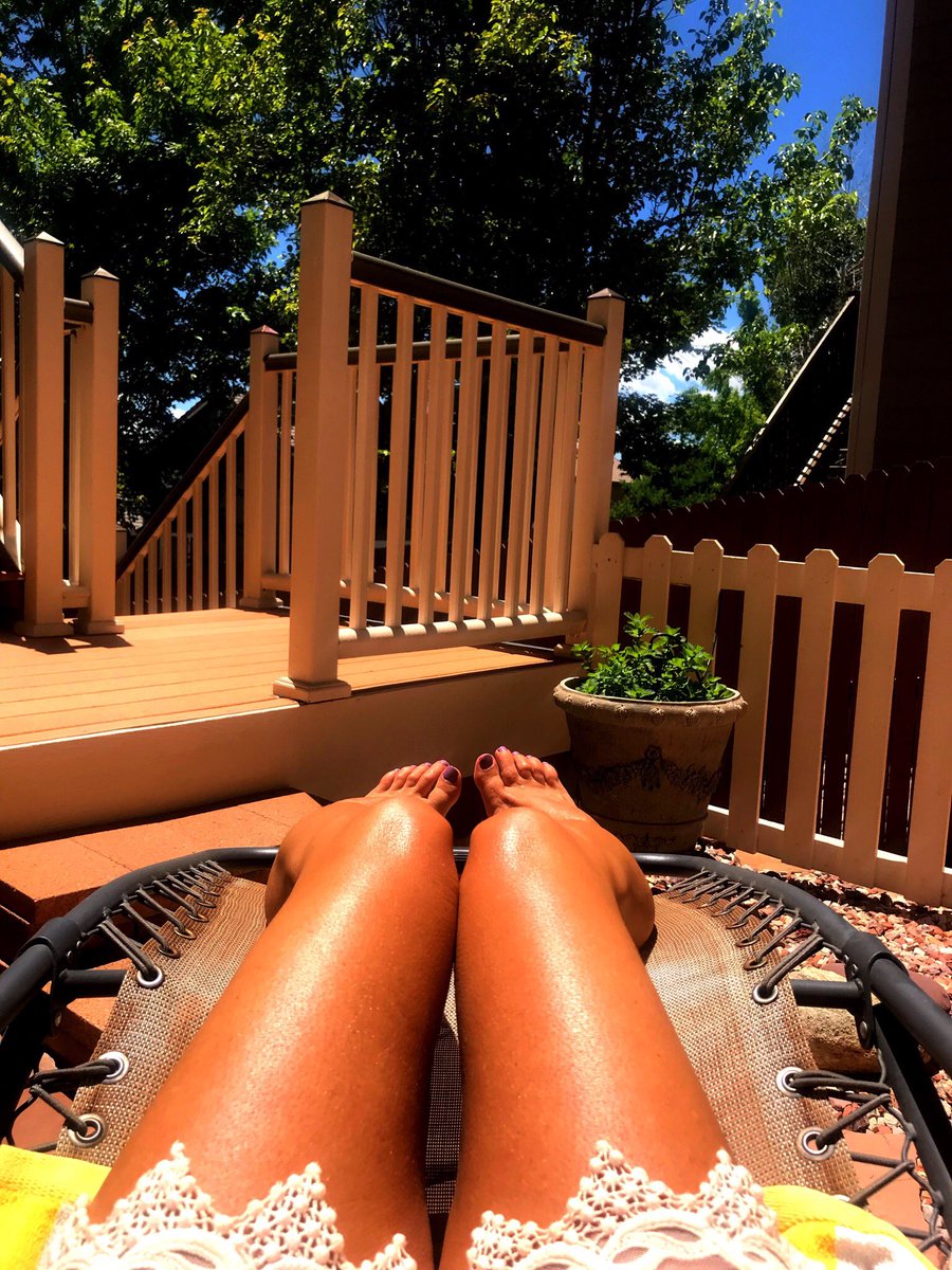 lainynewyork's tweet image. #MondaySUNday enjoying the #Bluesky 
How you like my #MojitoTree 🌞🍃🌞