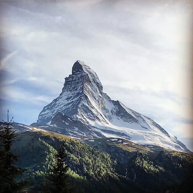 akneukomm's tweet photo. Hello, you beauty! 
Forgot how stunning you are...
.
.
.
#naturalbeauty #matterhorny #zermatt #switzerland  #swissalps #tobleronemountain #matterhorn #swissmountains #inlovewithswitzerland https://t.co/DZuaNV56v0 https://t.co/15HccZr6uY