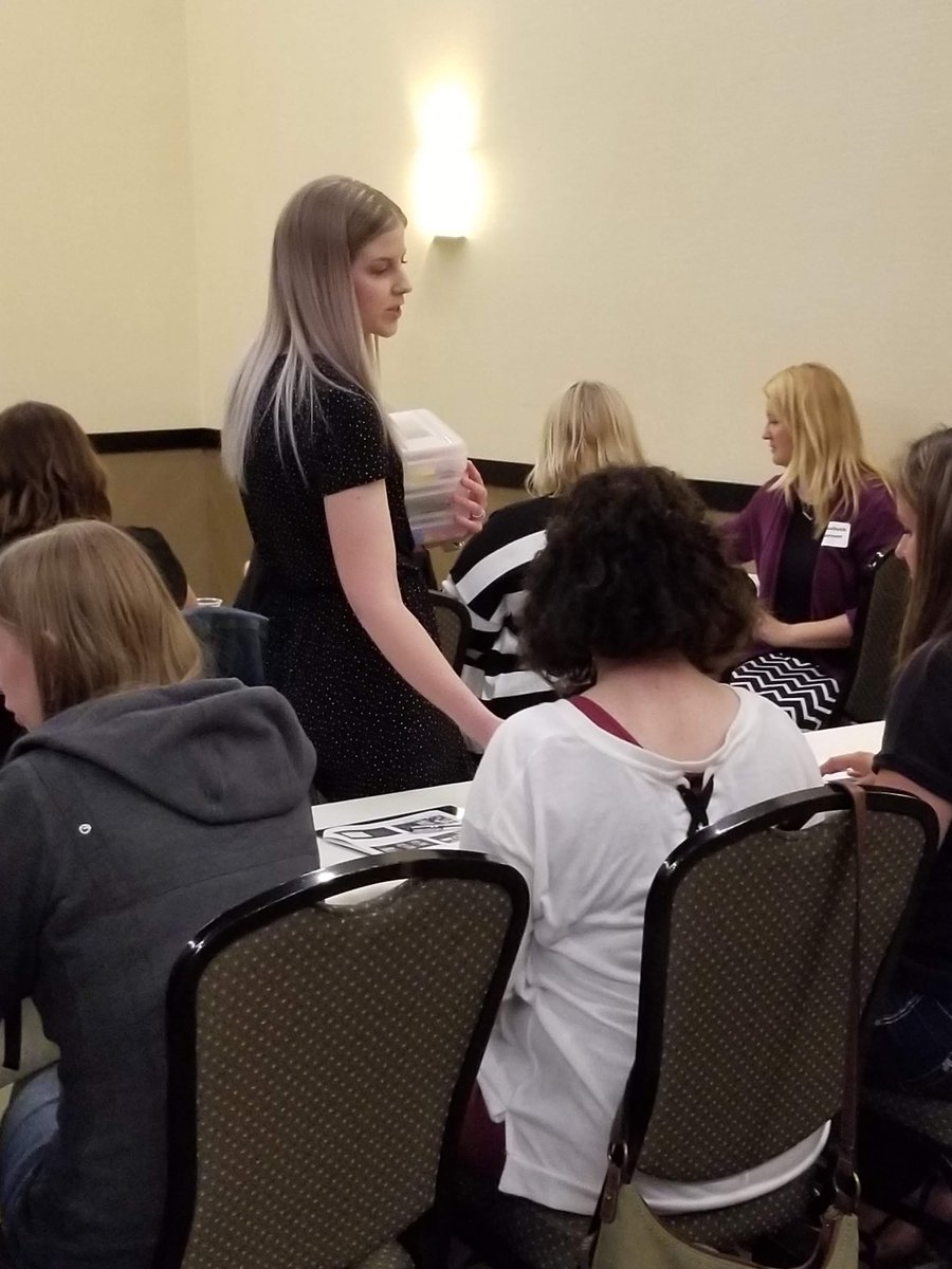 tanna_kincaid's tweet photo. BPS TLAers @mrsnikkischaff  and @JanaDetwiler nailed it with their conference workshop focused on soft starts and research/ideas from the book The Curious Classroom. #learnbps https://t.co/JxHHNSPJXo