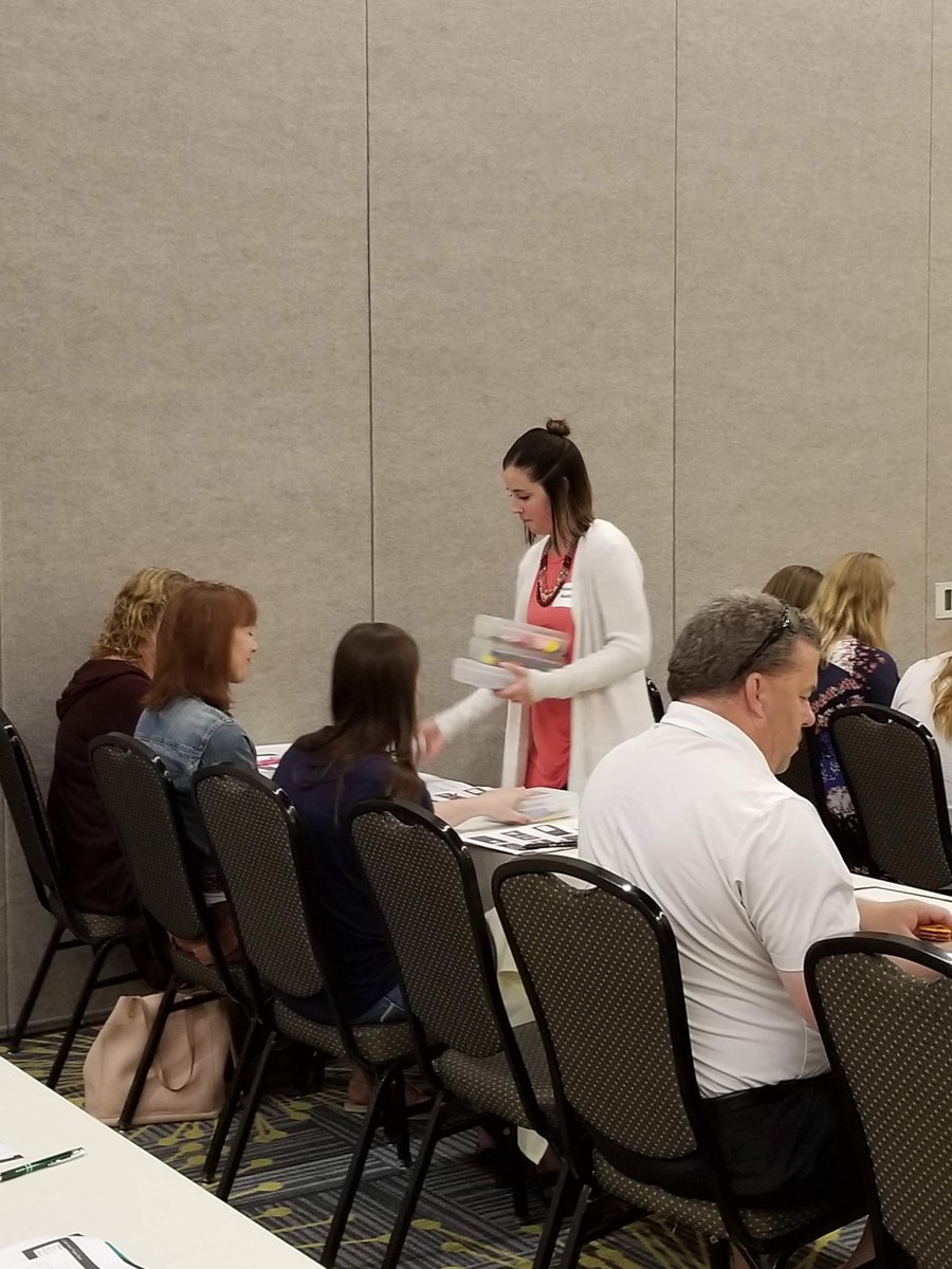 tanna_kincaid's tweet photo. BPS TLAers @mrsnikkischaff  and @JanaDetwiler nailed it with their conference workshop focused on soft starts and research/ideas from the book The Curious Classroom. #learnbps https://t.co/JxHHNSPJXo