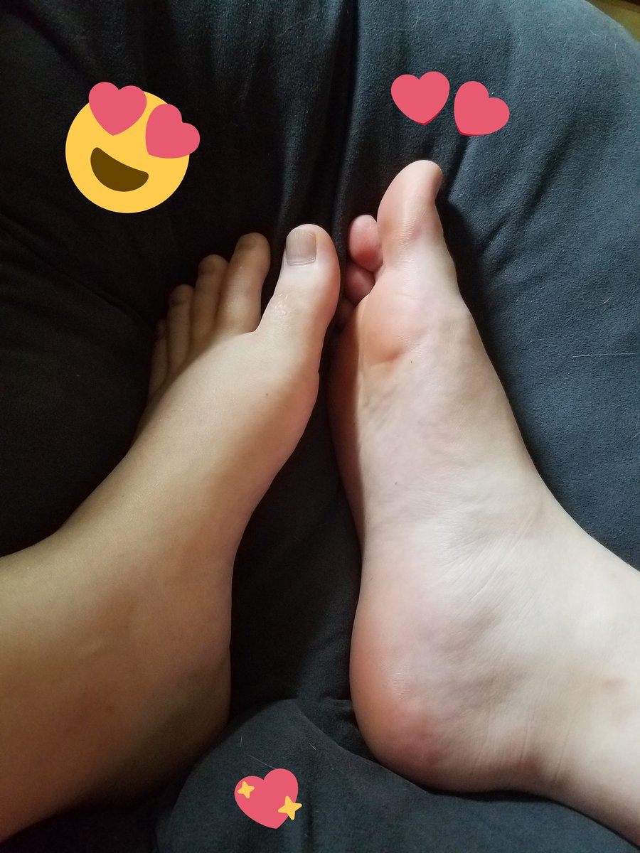 CashMasterCane's tweet photo. Must have sucked not being able to see masters feet in so long. You useless slaves deserve it tho. #findom #master #feetslave #welcomebackmaster #findomfeet #cashmaster #rollinginmoney https://t.co/roSfCS4WwM