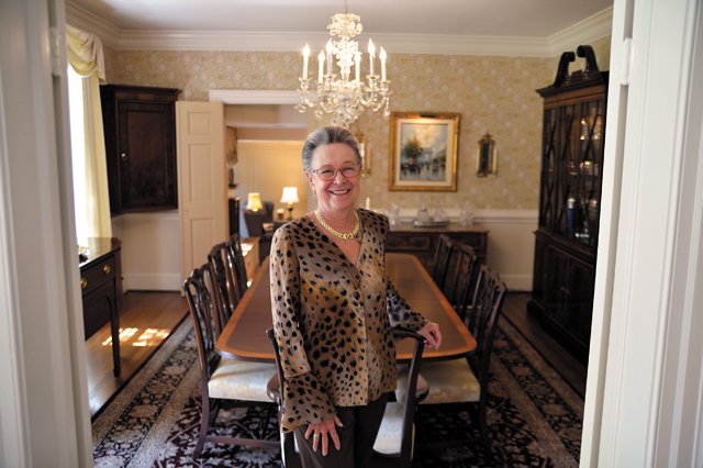 RichmondMag's tweet photo. From the #RealEstate Guide — Attention to detail and client devotion define the career of real estate powerhouse Debbie Gibbs of #RVA's @SteeleGroupSIR: https://t.co/t8HKpG1TzX https://t.co/F6bQGjAhm1