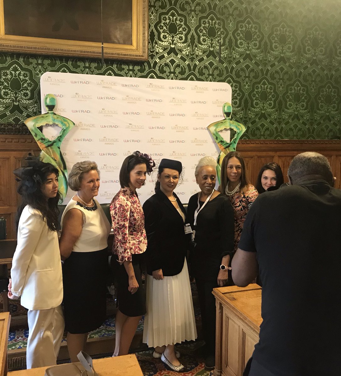 Force4Inclusion's tweet photo. What an uplifting start to #wintradeweek2019 thank you @YvonneCbe &amp; #TeamWinTRADE 

Today our very own inspirational @CdreIngaKennedy @navy_women shared top tips to enhance personal &amp; professional #resilience and @HelenGrantMP advocated assertiveness, confidence &amp; taking credit! https://t.co/Q1P57Zect3