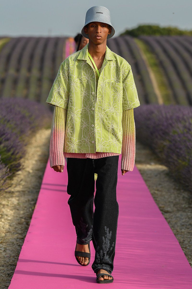 messyprada's tweet photo. jacquemus ss20 menswear in a provence lavender field https://t.co/ZmTzKdWlD7