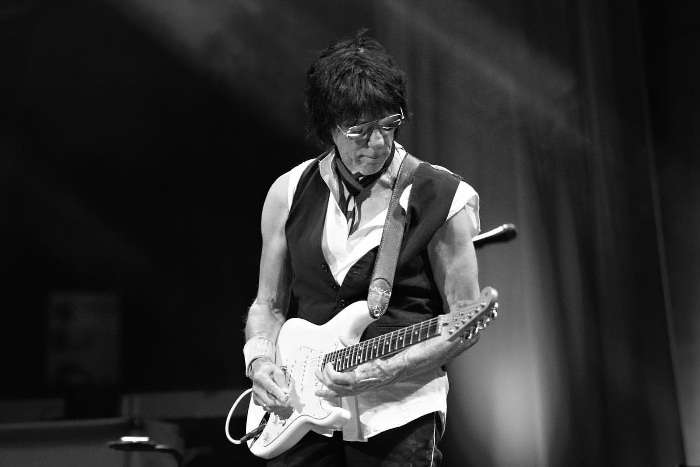 Happy birthday MR.Jeff Beck 