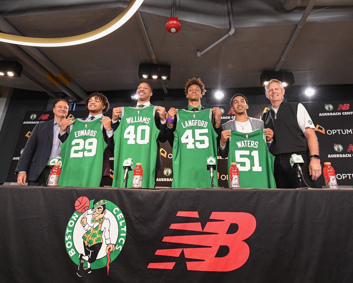 ReportRockyTop's tweet photo. Grant Williams will wear No. 4️⃣0️⃣ in Boston.

📸: @celtics https://t.co/6RnrO1pnTZ