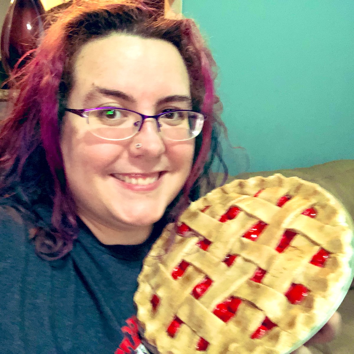 shipperhipster's tweet image. My big, beautiful (fake) cherry pie came in for my photo op later this week with @leepace !!!! #piemaker
