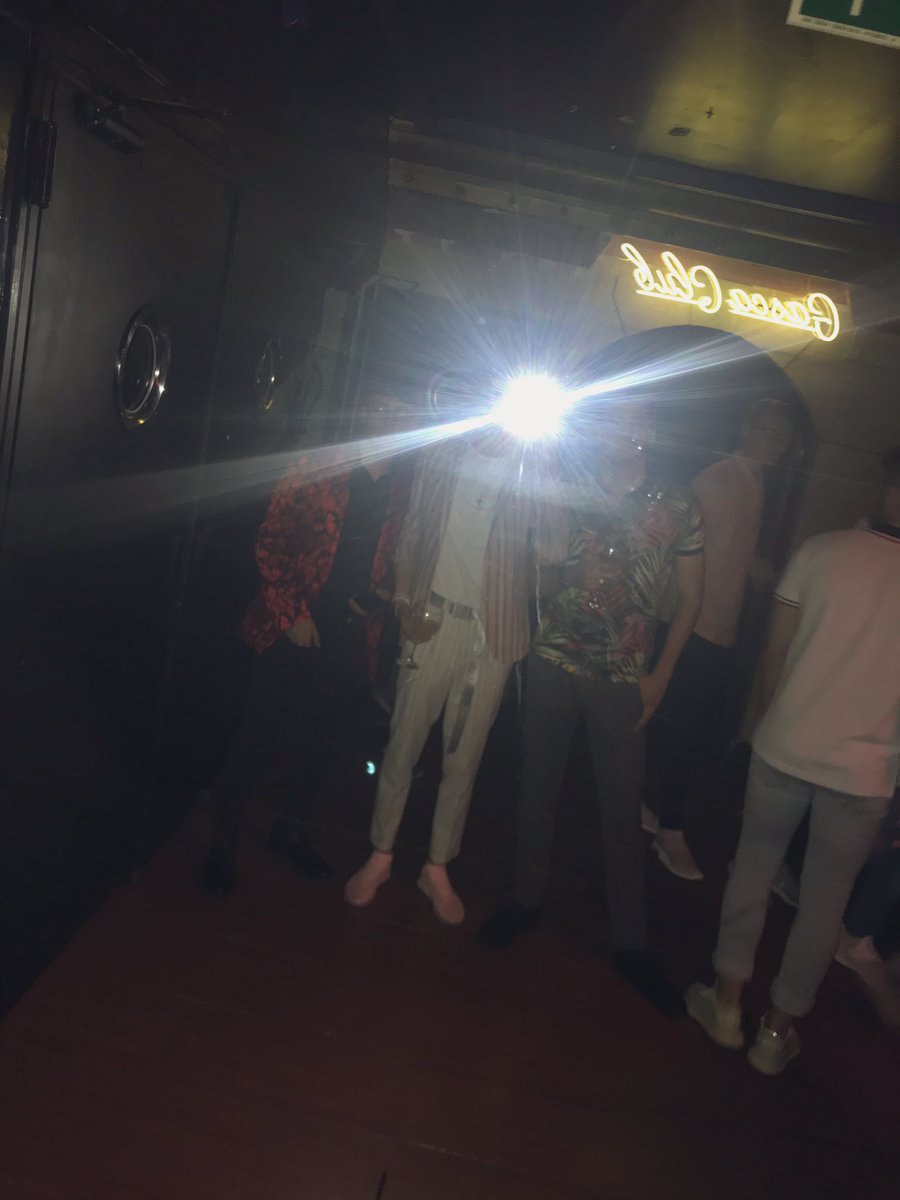 berniBZS's tweet photo. Por cierto, tanta coña y tanta mierda para no enseñar al final el #SmartInformal x3.

ft. @4rcane x @oscar_prevot https://t.co/B2qODgDzhb