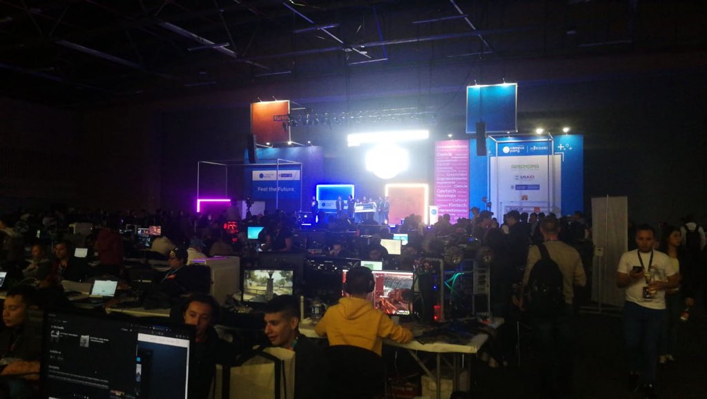 diosneldavalos's tweet photo. #RevoluciónTecnológica “Colombia a venido avanzando en la industria digital desde hace años, lo que vemos ahora es un gobierno que apuesta al emprendiemiento" @ivancastanop Dtor de Desarrollo de la Industria @MinisterioTIC #CampusParty2019 https://t.co/LEpYXGfZ3p