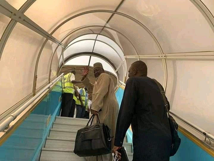 Iyanheart1's tweet photo. SAFE TRIP SIR,......!!!
You will Go and come back safely sir!

God's Protection.... AMEN!!!
 
#SHATTIMA  👮friends help me wish my Distinguished Senator Ibrahim Hassan Hadejia safe Journey to Chaina https://t.co/8BvXTIZEal