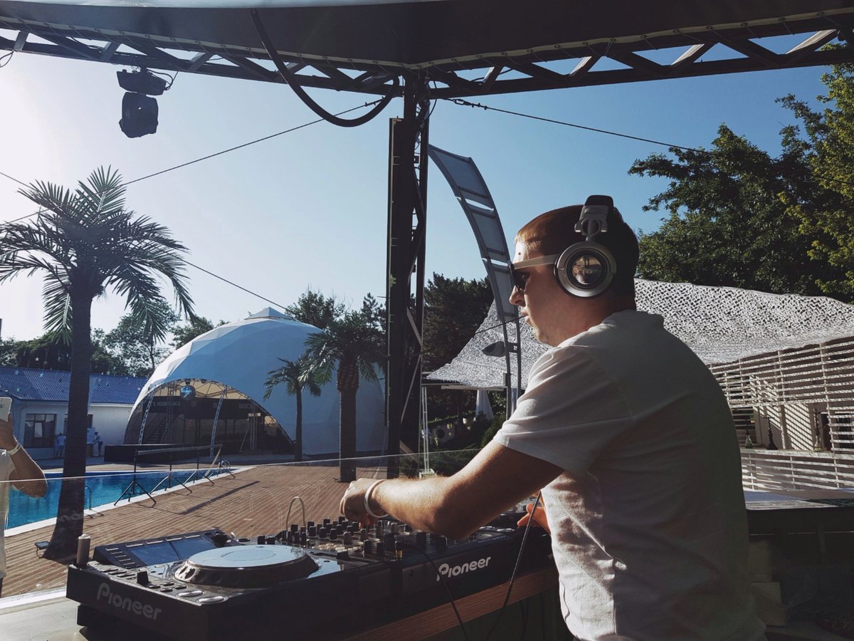 DjAlexBelieVe's tweet photo. 09. @evebemusic - Fight For Life (Original Mix) https://t.co/vwS0E3qfid