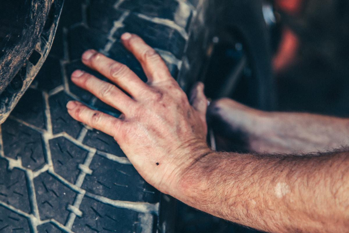 RubensTireFL's tweet photo. Hands-on service means treating each car like it's our own. https://t.co/FHx1iJVYUs