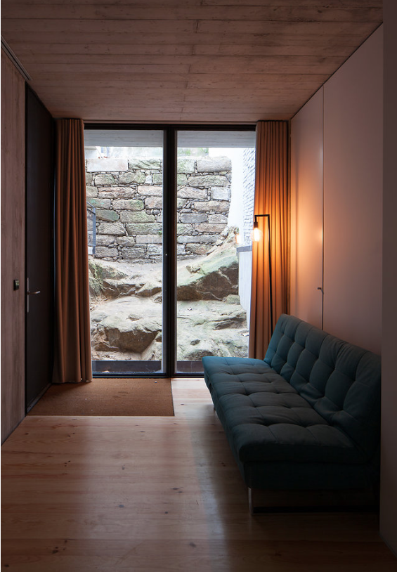 São João Holiday will make you visit Porto again...much like <a href="/oh_porto/">Oh! Porto</a>'s apartment São João - Coincidence? I think not! #mondaymotivation #ohporto #ohportoapartments #porto #portugal #hotellife #lifestylegoals #travelling #travelmore  #lovetotravel #wonderfulplaces #openmyworld