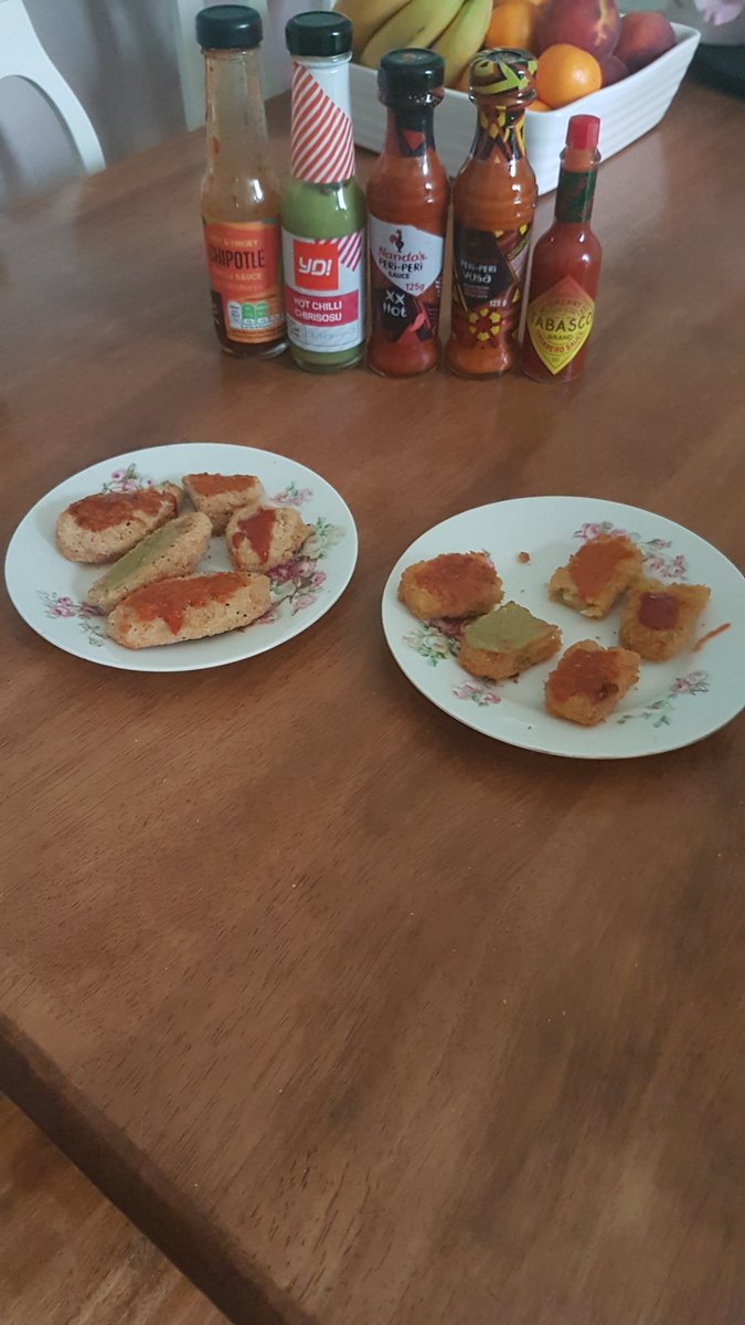 amylau30's tweet photo. Chris and Cel doing hot ones challenge #mental #toomuchyoutube #water https://t.co/9NshcZluQG