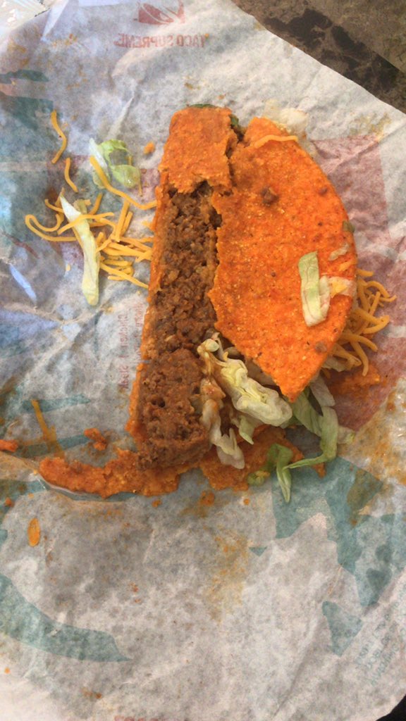 youbedoo's tweet photo. @tacobell can you fucking stop https://t.co/IsXtf8dYbT