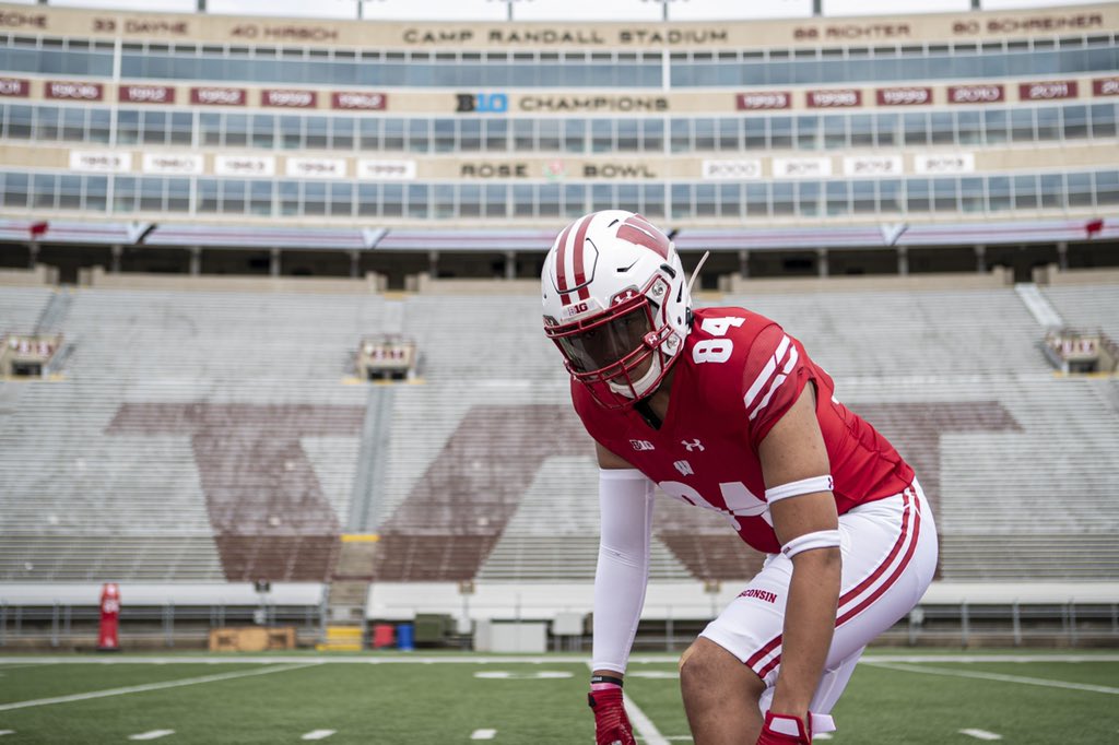 KadenJohnson9's tweet photo. I had a great official visit this past weekend in Wisconsin 🤟🏽❤️thank you to everyone on the Wisconsin staff for a great visit! https://t.co/QPduGolvPG