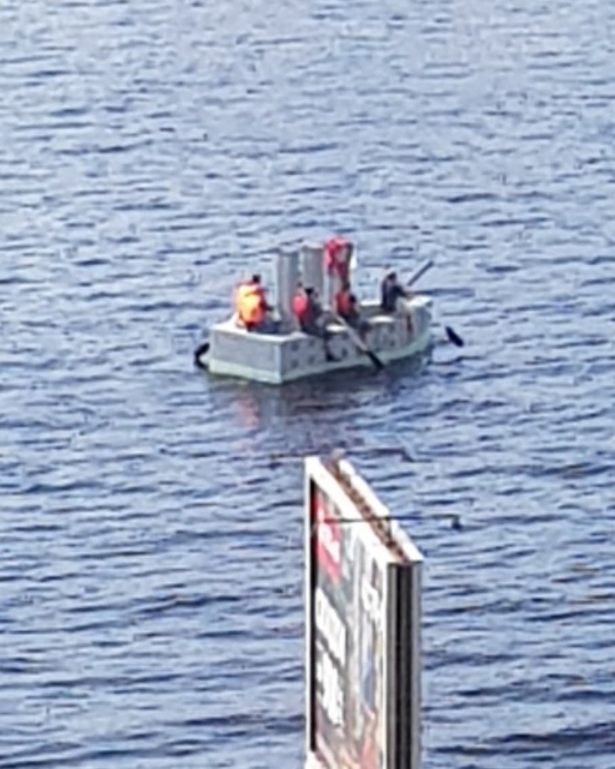 fivepublic's tweet image. По Неве сегодня снова ходил крейсер «Аврора». Правда, уже не тот: vk.com/wall-23742946_…