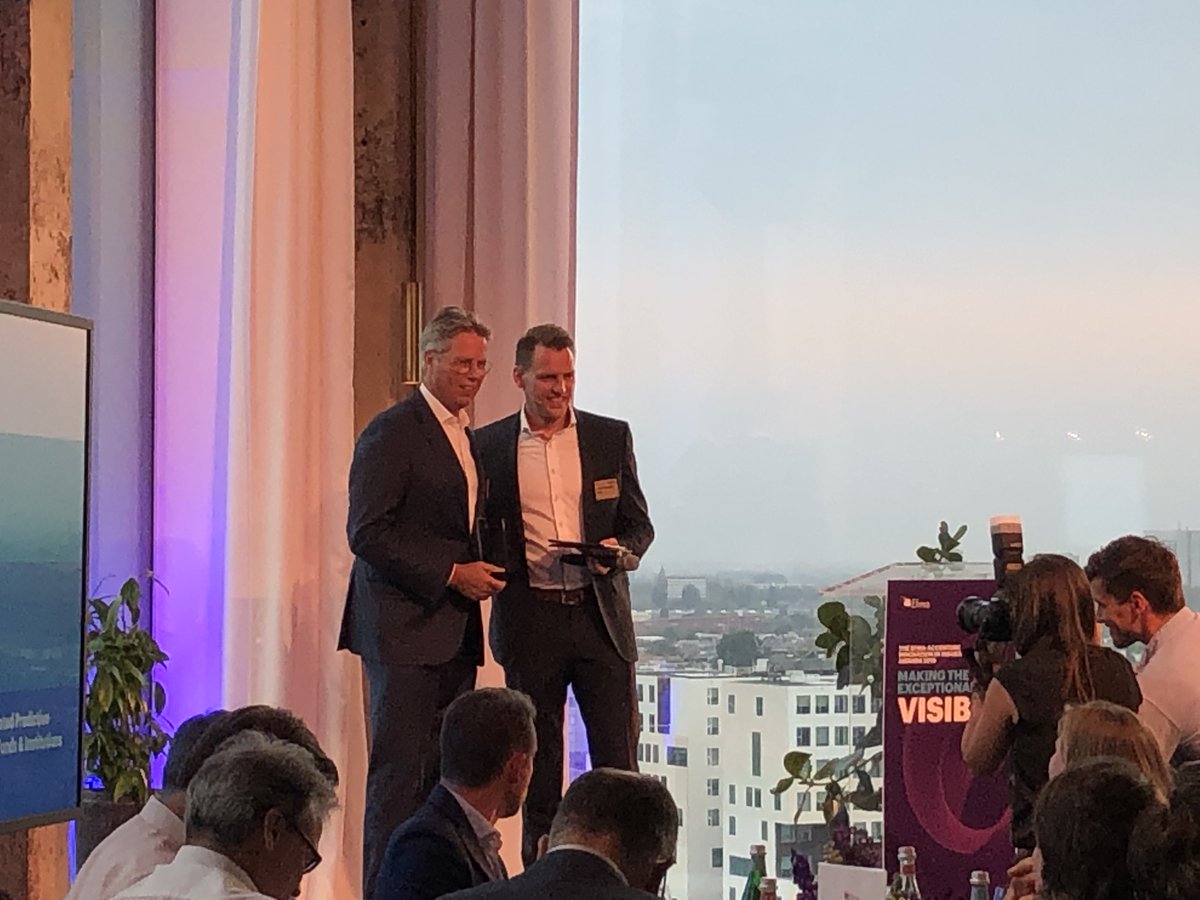 WeAreQorus's tweet photo. 🙌 Big round of applause for @CCSnl, winner of the gold award in the #Insurtech category at #InsAwards19! @maxspeur @AccentureIns #insurance https://t.co/w1Dob6lbJ8