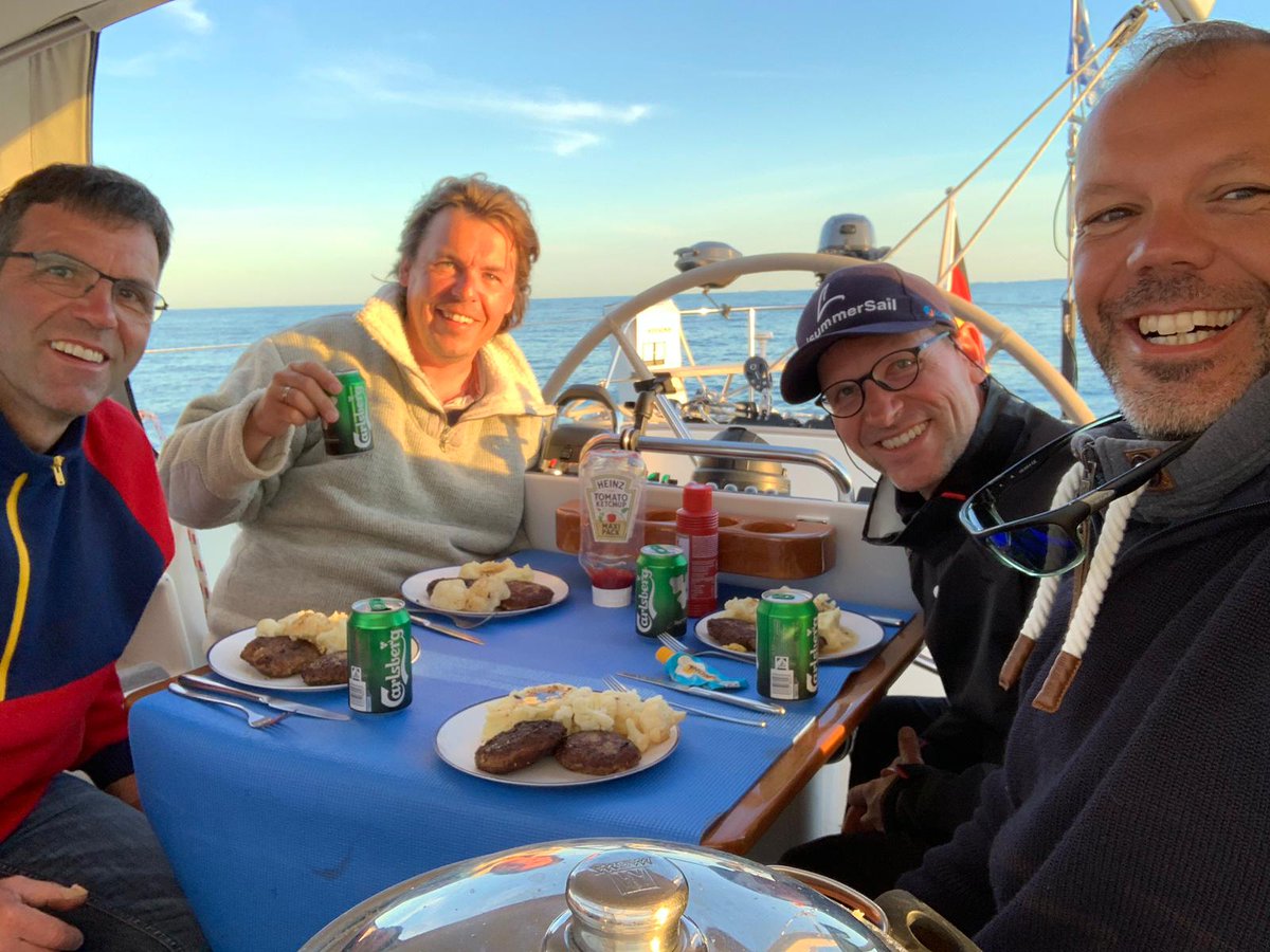 midsummer_sail's tweet photo. Greetings from WILMA:
Hardest and toughest regatta on the Baltic. Not sure how to handle that 😉
https://t.co/7ndy0s1Yy4

#midsummersail #sailing #segeln #baltic #balticsea #ostsee #boatrace #regatta #wismar #toere #offshore #yacht #nonstop #agoradirect #sailboat #challange https://t.co/sxkMiIf1YB