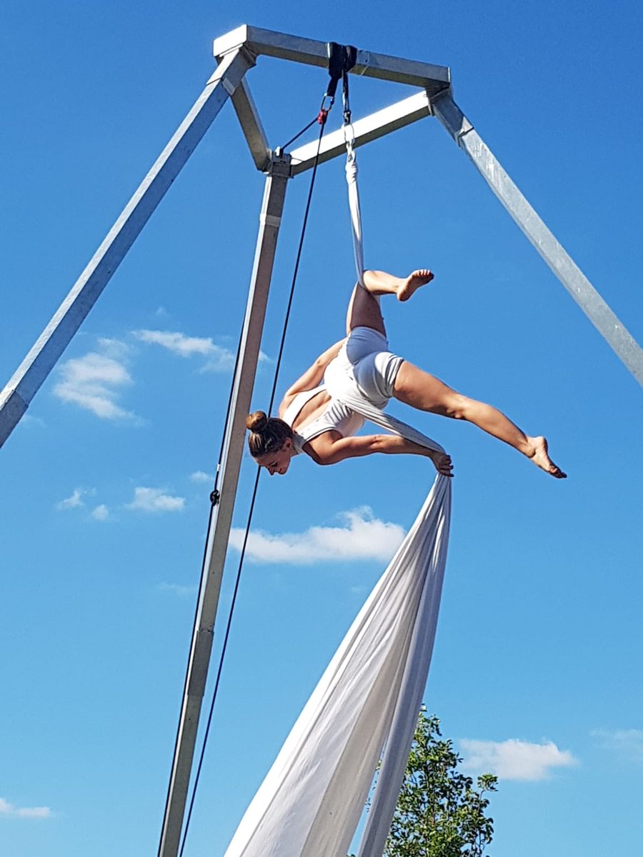 AggloSeineEure's tweet photo. Plus de 9000 spectateurs sont venus partager la magnifique journée du #festival Les Embarqués au parc @BaseLeryPoses ! 
#lesembarques #natureetfun #normandie #eure https://t.co/MoZHDIjx2G
