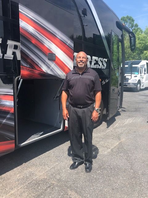 GoDelExpress's tweet photo. Operator Rich Henry getting his motor coach ready for our multi day trip to MAINE for the Boothbay Windjammer Festival! Fun times about to commence!
#delawareexpress⠀ ⠀⠀⠀⠀
#delaware⠀⠀⠀⠀⠀
#netde⠀ ⠀⠀⠀⠀
#igdelaware⠀⠀⠀⠀⠀
#delagram⠀⠀⠀⠀
#travel⠀⠀ https://t.co/WqUpCl8cri