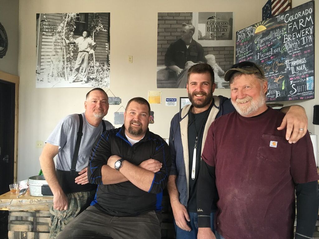 visitalamosa's tweet photo. @Cofarmbeer is the only brewery in the world where every ingredient in its estate beers comes from the farm in which they brew🍻  Learn more about this one-of-a-kind brewery: https://t.co/4VlrUyL6X2 https://t.co/jNRSReqPUP