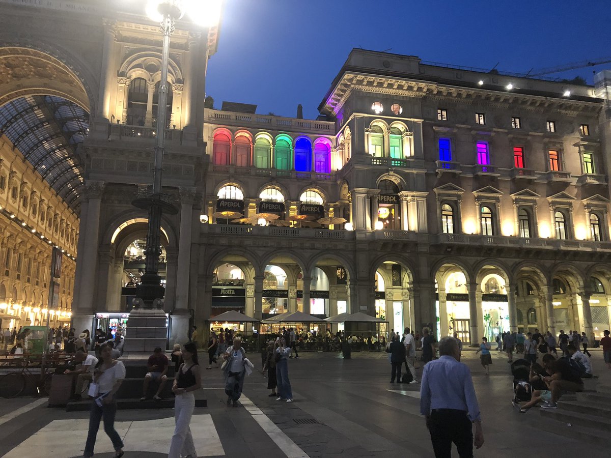 Lights on! Celebrating #BCGPrideWeek
@ Milan office of <a href="/BCGinItaly/">BCGinItaly</a>
