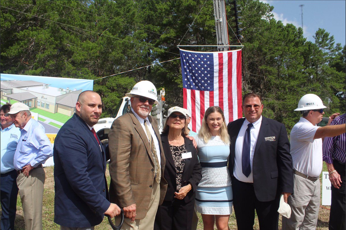 TheVincentHouse's tweet image. Today we celebrated the groundbreaking of our Vincent House Pasco location. Thank you to everyone who attended, and who continually supports our #vincenthouse mission. #clubhouseworks #recoverythroughwork