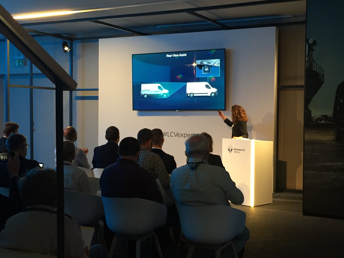 BarbeyFabienne's tweet photo. Front Park assist, rear View assist, blind spot warning, side wind assist.... not less than 5 new ADAS for #NewMaster #LCVexpert #GroupeRenault https://t.co/ooRu9BTTmg