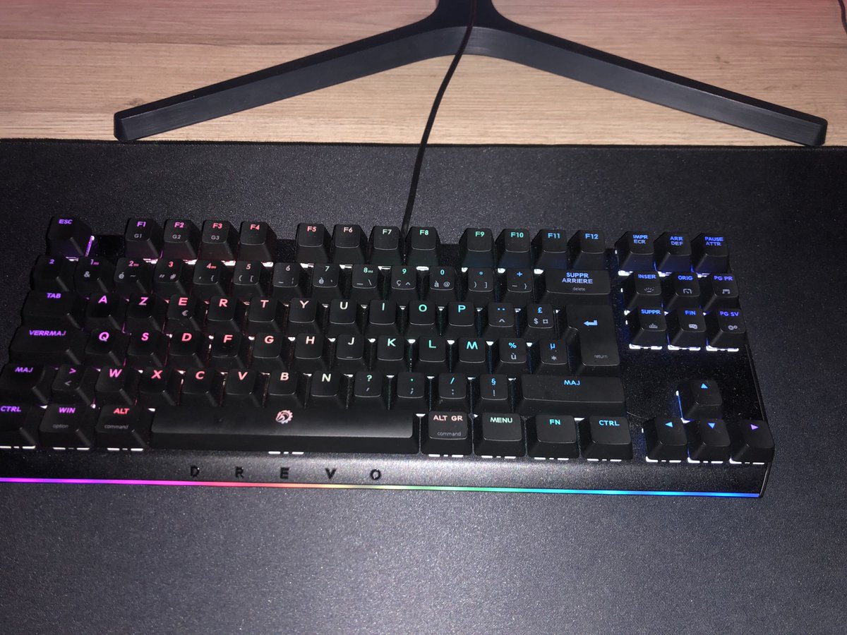 baptistevne's tweet photo. @Vatato les gars regardez le Drevo Blademaster TE c'est une dinguerie pour 80 euros https://t.co/Ty42NP2D9Z