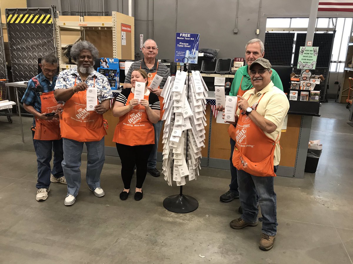 shaikplanet's tweet photo. “What’s in your water?” This morning kick off PK is about water treatment with opening associates learning about this week’s service program ! @Penn_DSM @tavares_gabe @CLMurley https://t.co/Q3Y2G2ggVC
