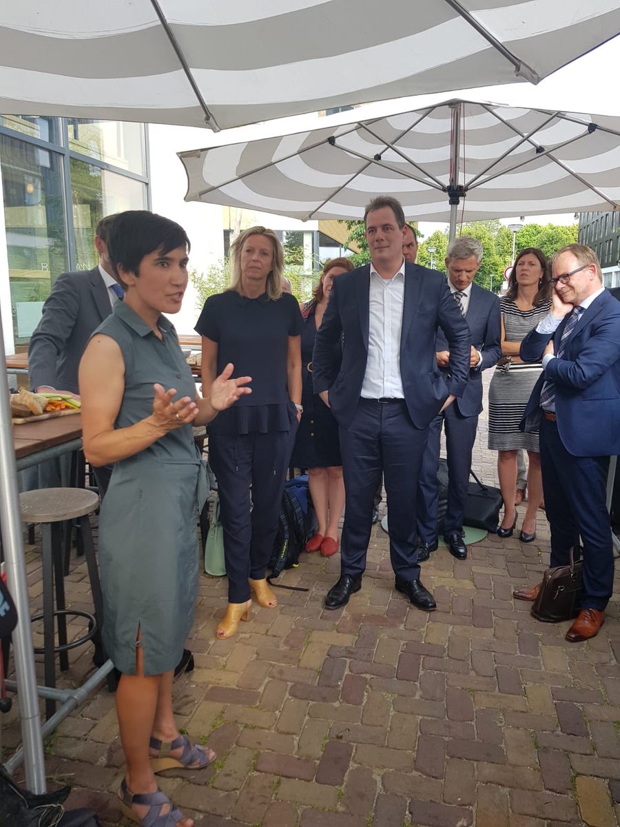 Vanmiddag Min. <a href="/KajsaOllongren/">Kajsa Ollongren</a> <a href="/kdiepeveen/">Kees Diepeveen</a> en de 15 andere U-weth mogen ontvangen <a href="/detriputrecht/">de Trip</a> voor ondertekening #woondeal <a href="/MinBZK/">Ministerie van BZK</a> en regio Utrecht