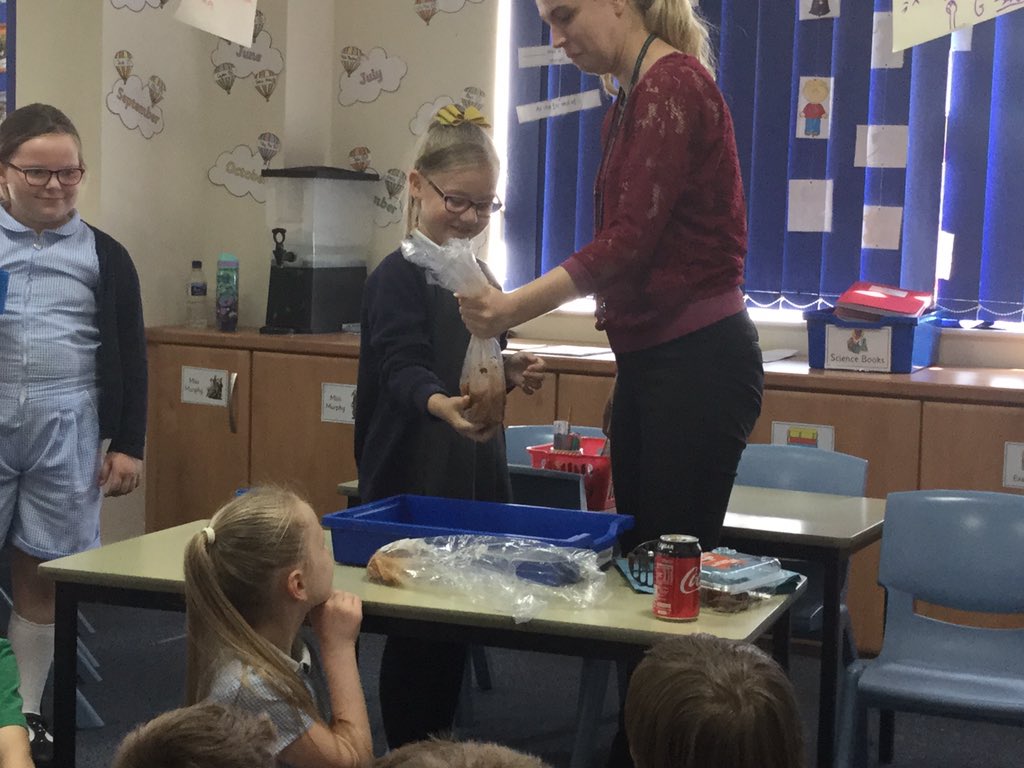 SAl_Highlands's tweet photo. Fun from science day last week! @HighlandsPS https://t.co/tHdQdaJCPt