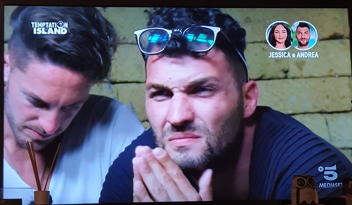 ylenia_spoto's tweet photo. #TemptationIsland Andrea negli ultimi 30 minuti https://t.co/26RJwZnHEd