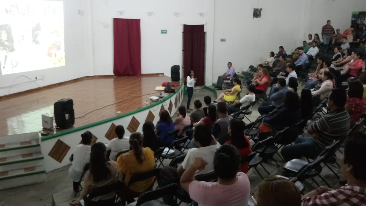 CEPREVIDE's tweet photo. Este lunes acudimos  a la Escuela Secundaria “Efrén Ramírez” en el municipio de #Coatepec, donde impartimos pláticas sobre “Sexualidad y Embarazo” dirigidas a padres de familia, estudiantes y docentes, en el municipio de #CoatepecVer.
Continuamos #ConstruyendoLaPaz en
#Veracruz👮‍♂️ https://t.co/BXA4ML0gOK